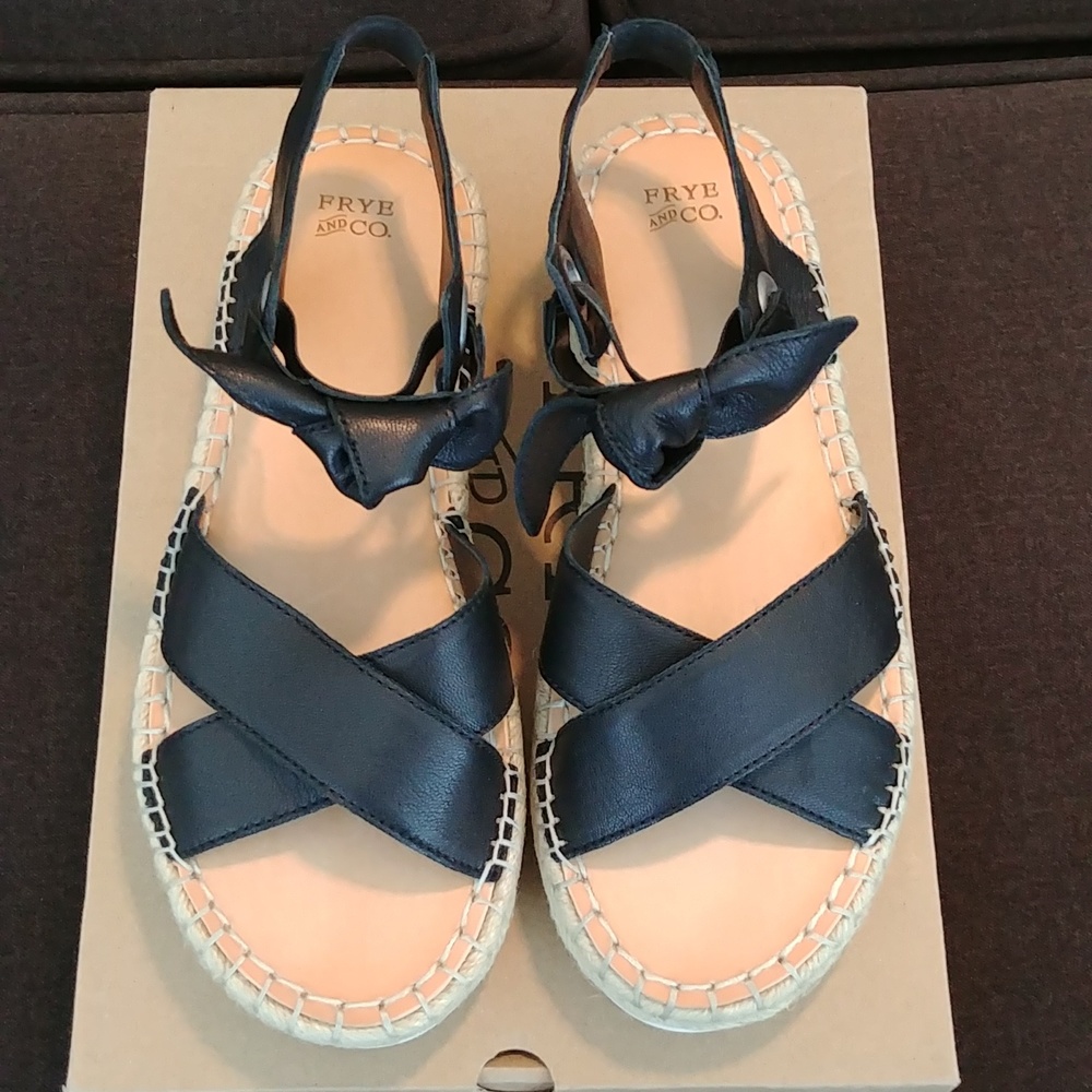 Leather SANDALS
